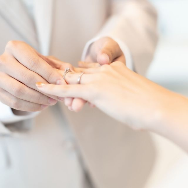 【銀座ダイヤモンドシライシの口コミ】 何回も何回も試着して選びました。見た目が好きでも指にはめたらなんか違…