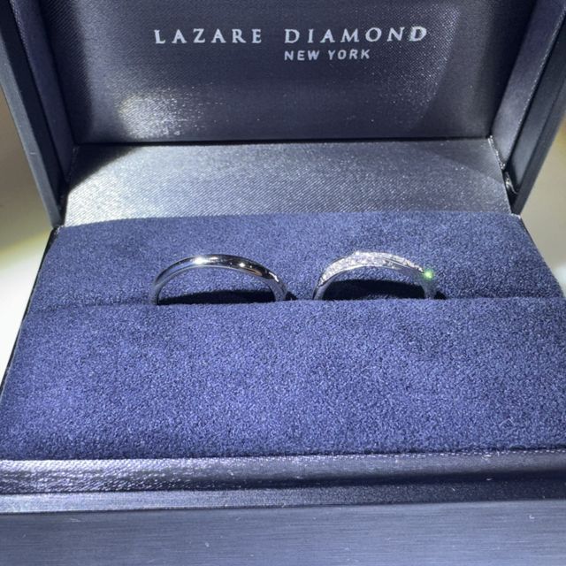 【ラザール ダイヤモンド(LAZARE DIAMOND)の口コミ】 ウェーブが綺麗で、真上からだけでなくどの角度から見てもキラキラダイヤ…