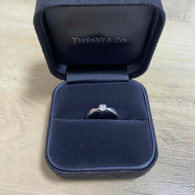 【ティファニー(Tiffany & Co.)の口コミ】 シンプルなデザインでありながら、石の美しさが際立つデザインで非常に気…