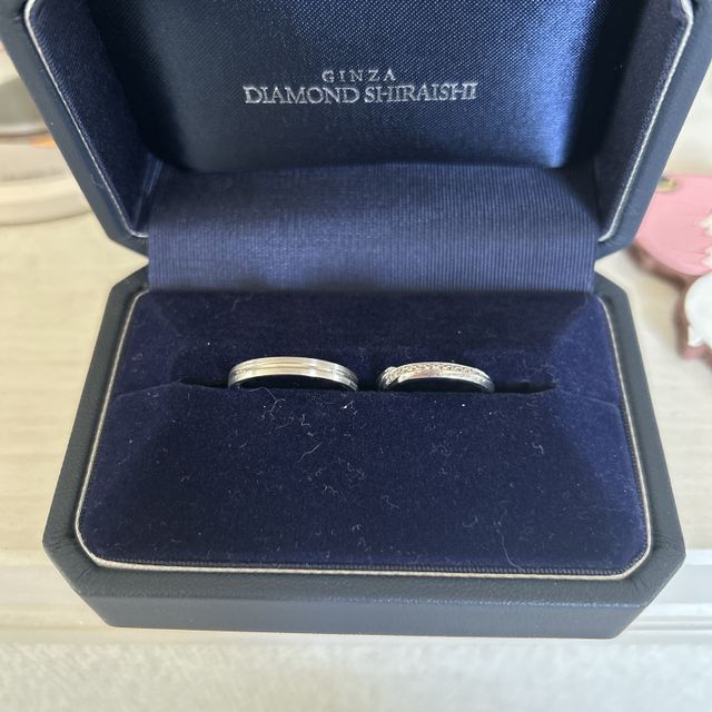 【銀座ダイヤモンドシライシの口コミ】 ペアの指輪ではなく互いの好みに合うので選びました。中には猫の肉球も入…