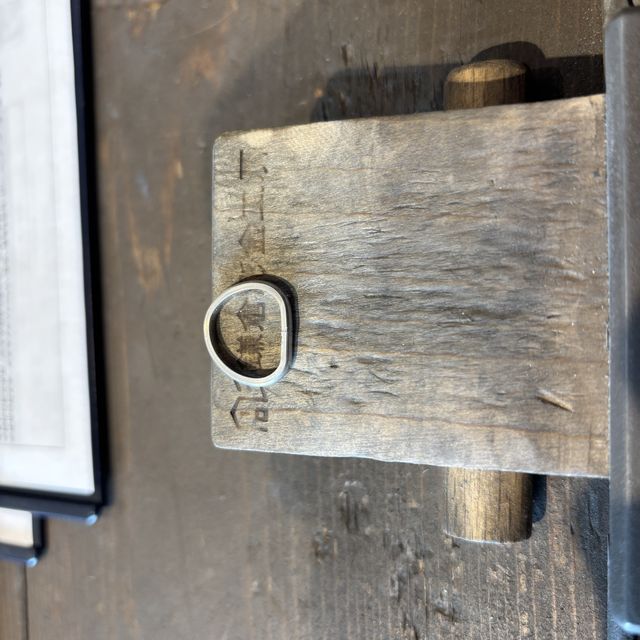 【鎌倉彫金工房の口コミ】 普段使いで価格的には手頃でした。
プラチナで今回は製作しましたが　
ピ…