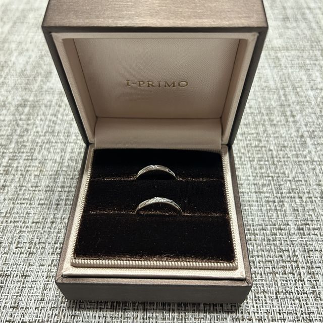 【アイプリモ(I-PRIMO)の口コミ】 ・水かきが深めな方へのウェーブ型のリングであること
・女性用にはダイヤ…