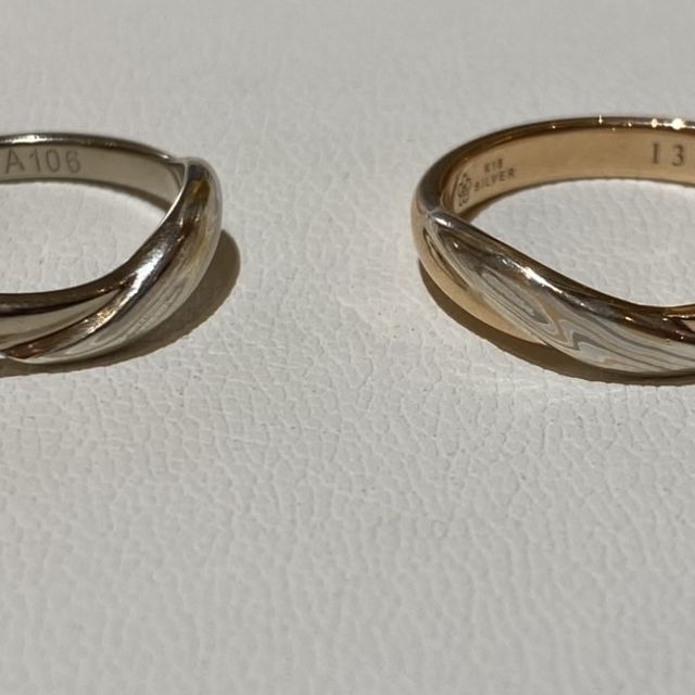 【杢目金屋(もくめがねや)の口コミ】 異なる素材の金属が組み合わさった、波打つようなリングのデザインが気に…