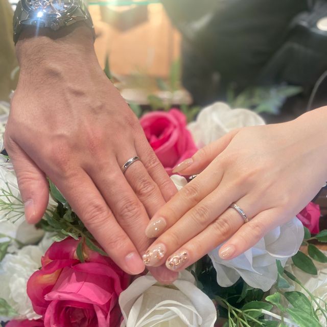 【TANZO.(鍛造指輪)の口コミ】 コンビデザインにしました。
表は鏡面平ら加工で、裏はコーラルゴールドに…