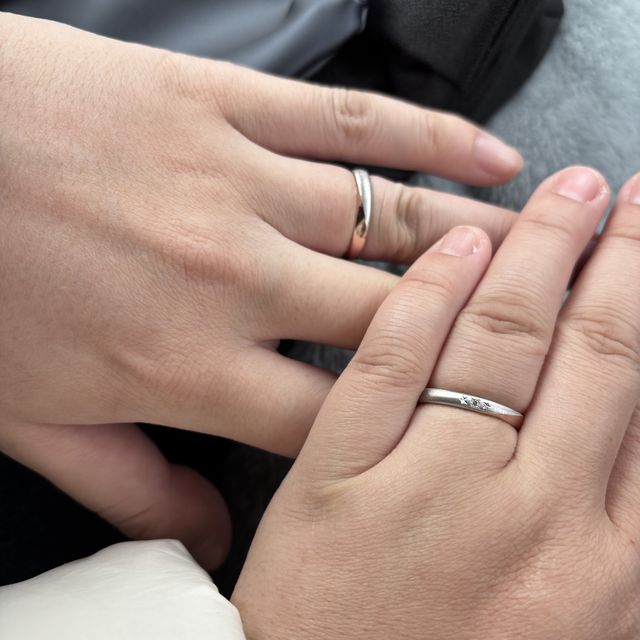 【ケイウノ ブライダル(K.UNO BRIDAL)の口コミ】 色だけでなく、2人の好きな質感、見た目に近づけるためにつやけし加工をし…