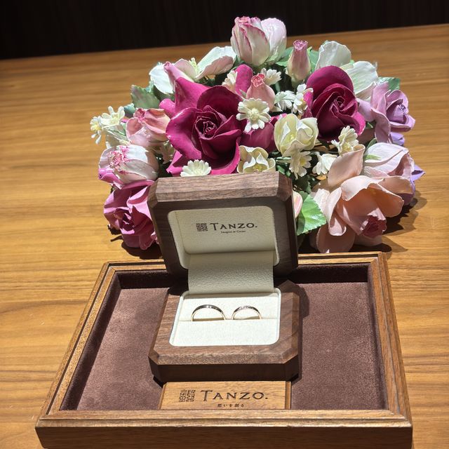 【TANZO.(鍛造指輪)の口コミ】 決まったデザインから選ぶのではなく、
イチから全て自分たちでオリジナル…