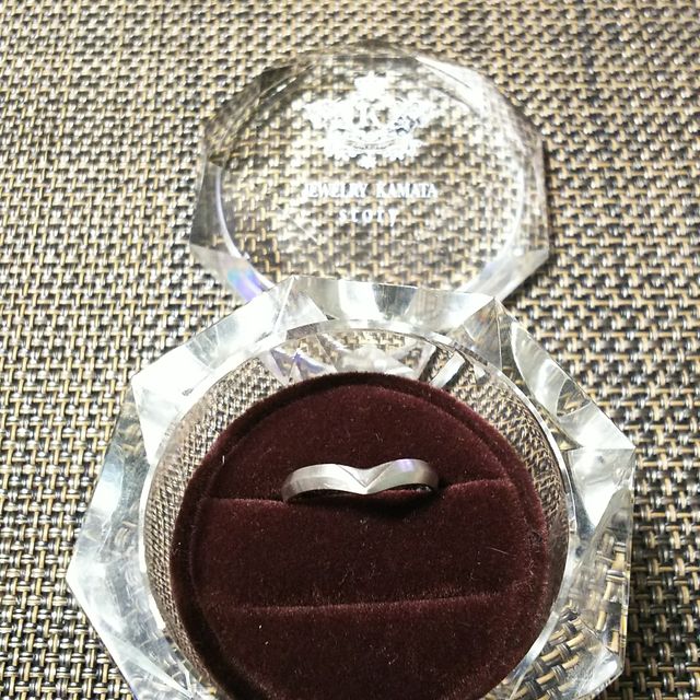 【JEWELRY  KAMATA(ジュエリーかまた)の口コミ】 エンゲージリングもジュエリーかまたで購入しました。
フルオーダーで１か…