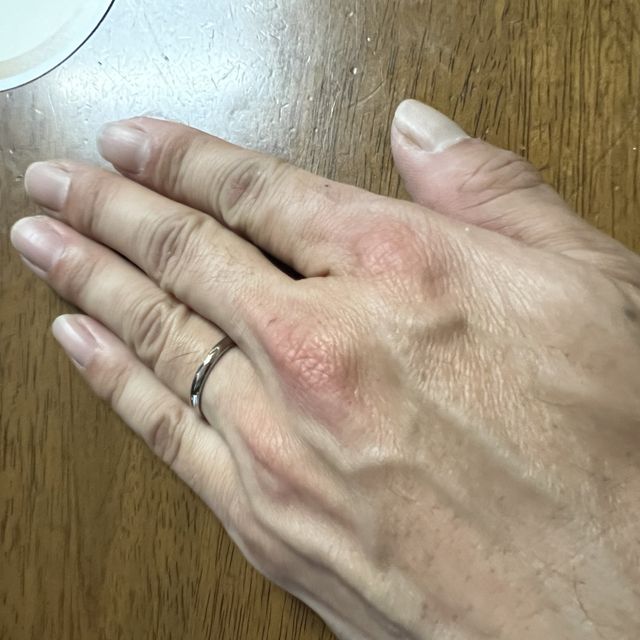 【銀座ダイヤモンドシライシの口コミ】 最初は、デザイン性のある物とシンプルな物で迷っていましたが、日常的に…