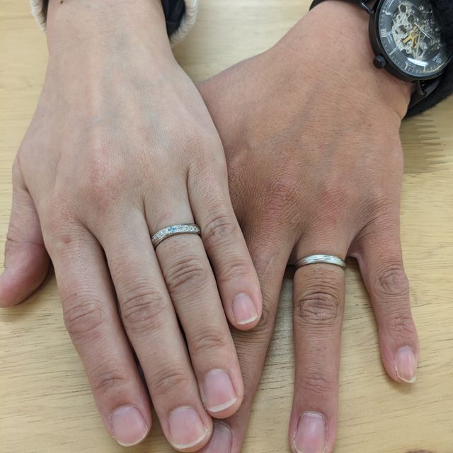 【SWEET BLUE DIAMOND(スウィートブルーダイヤモンド)の口コミ】 涼し気なブルーダイヤモンドです。
沖縄の海のような青です。
つけ心地も…