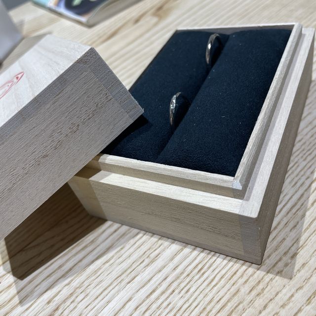 【出雲結(いずもゆい)の口コミ】 結婚指輪、婚約指輪共に購入させて頂きました。いずれも8種類程度の指輪が…