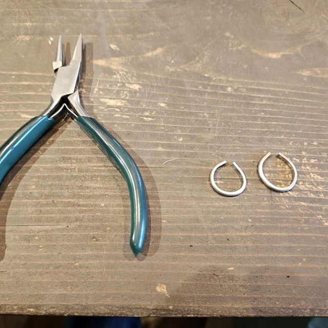 【鎌倉彫金工房の口コミ】 ブランドの結婚指輪よりも値段がお手頃で、自分の好きなデザインにカスタ…