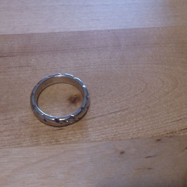 【ショーメ(CHAUMET)の口コミ】 色々な有名店を見て回っていて、結婚指輪は大体何もデザインがないシンプ…