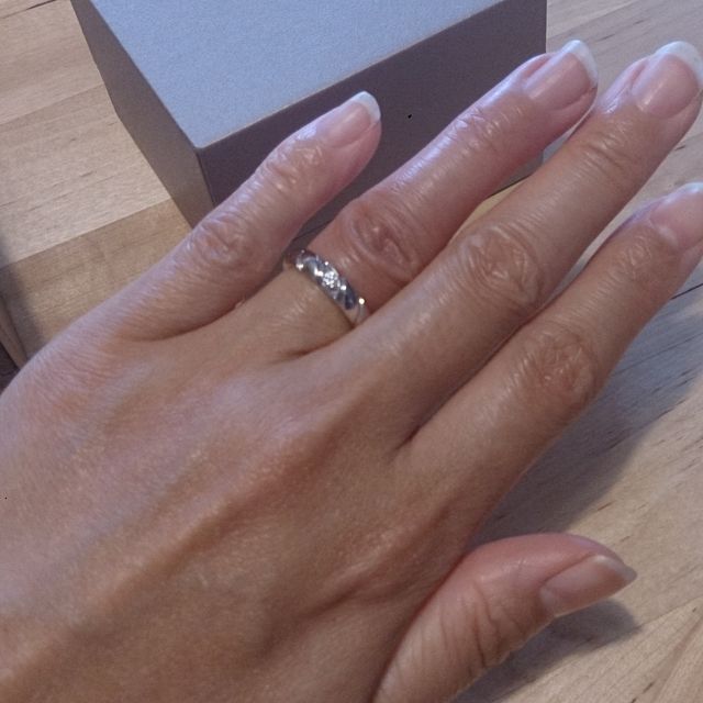 【ショーメ(CHAUMET)の口コミ】 色々な有名店を見て回っていて、結婚指輪は大体何もデザインがないシンプ…