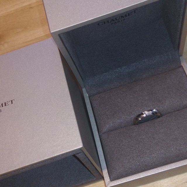【ショーメ(CHAUMET)の口コミ】 色々な有名店を見て回っていて、結婚指輪は大体何もデザインがないシンプ…