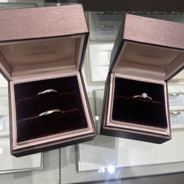 【アイプリモ(I-PRIMO)の口コミ】 婚約指輪はシンプルかつ可愛いデザインで気に入りました。ダイヤモンドも…