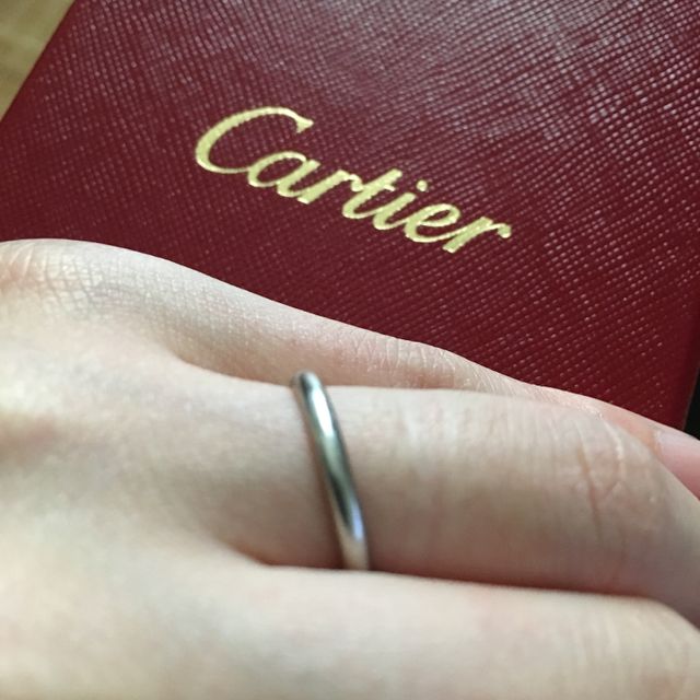 【カルティエ(Cartier)の口コミ】 この指輪の購入前は指輪をまったく着けていなかった為、ダイヤ等の装飾品…