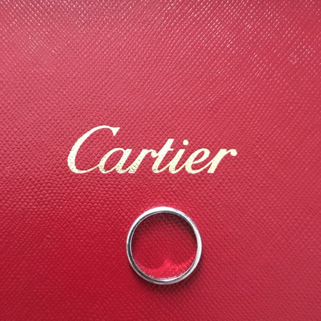 【カルティエ(Cartier)の口コミ】 この指輪の購入前は指輪をまったく着けていなかった為、ダイヤ等の装飾品…