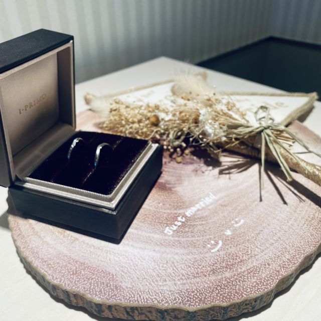 【アイプリモ(I-PRIMO)の口コミ】 指輪のデザインと指輪に込められた想いがとても素敵でした。
シンプルで普…