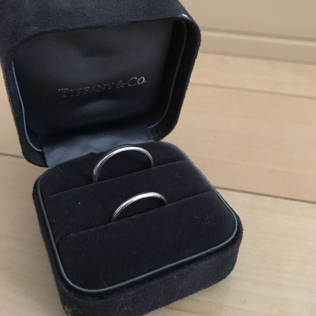 【ティファニー(Tiffany & Co.)の口コミ】 ダイアが付いたものやピンクゴールドの指輪と色々と迷いました。
指が太い…