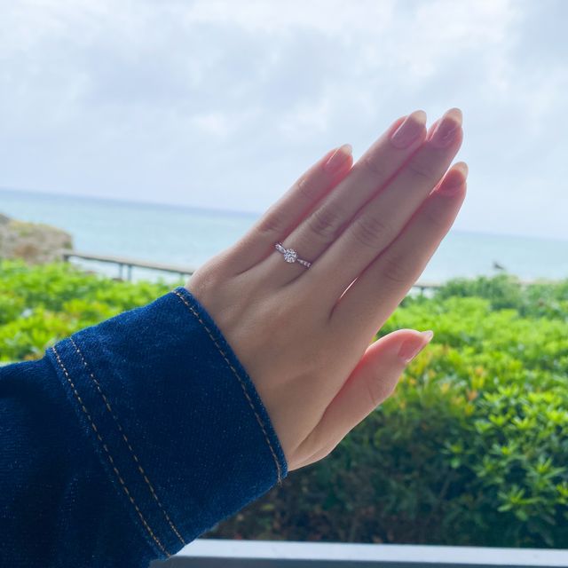 【ヴァンドーム青山(VENDOME AOYAMA)の口コミ】 彼に婚約指輪としていただきました。
繊細で上品なデザイン、ダイヤモンド…
