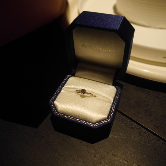【ヴァンドーム青山(VENDOME AOYAMA)の口コミ】 彼に婚約指輪としていただきました。
繊細で上品なデザイン、ダイヤモンド…