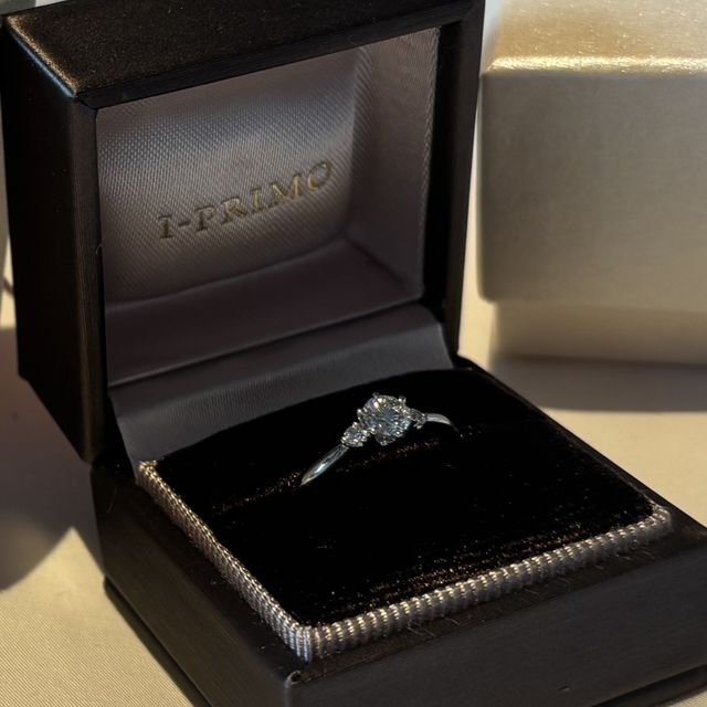 【アイプリモ(I-PRIMO)の口コミ】 少しウェーブがあり、指がすらっとして見えます。
ウェーブが少ないのでど…