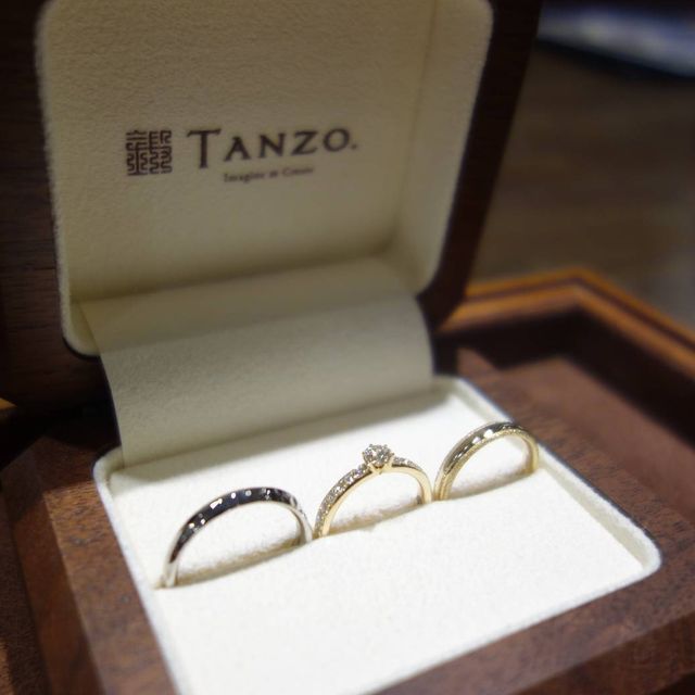 【TANZO.(鍛造指輪)の口コミ】 各々好きなデザインを盛り込み、毎日身に付けられるような
とても愛着の湧…