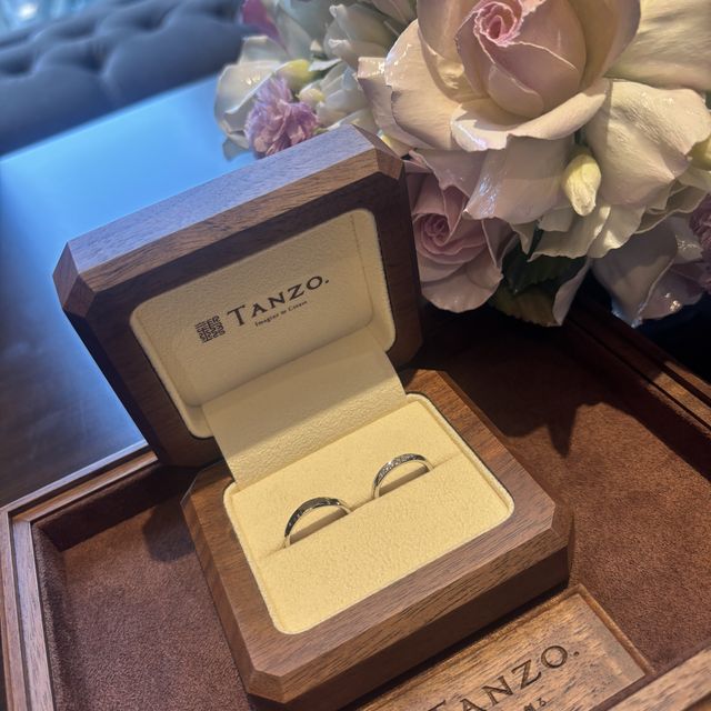 【TANZO.(鍛造指輪)の口コミ】 ダイヤ9石入れたり、太さやデザインなどセミオーダーで自分好みに仕上げま…