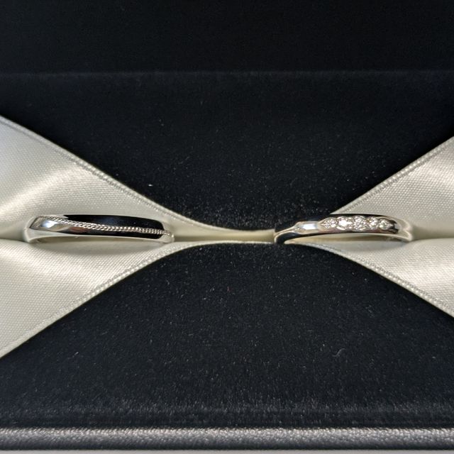 【エクセルコダイヤモンド(EXELCO DIAMOND)の口コミ】 シンプルだけど、ちょっと個性的なミル打ちデザインが気にいったポイント…