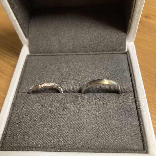 【COCKTAIL(カクテル)の口コミ】 デザインが個性的でおしゃれ
ピンクゴールドとプラチナのコンビネーション…