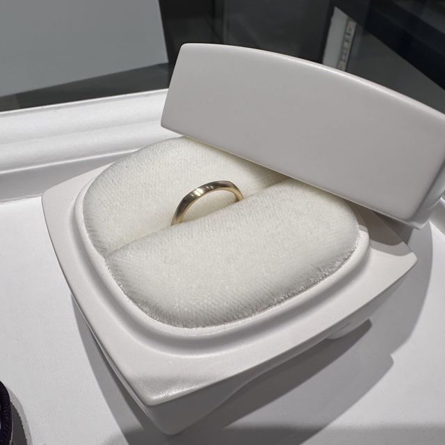 【俄(にわか)の口コミ】 五角形というデザインと、木目調というよく見たら気づくオシャレな感じに…