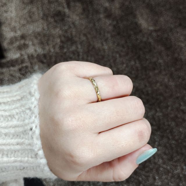 【Princess Bijou(プリンセス・ビジュー)の口コミ】 美女と野獣が出会うお城をモチーフにロココ調の模様をリング全体にあしら…