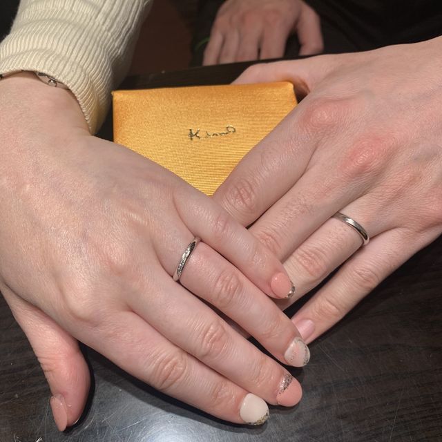 【ケイウノ ブライダル(K.UNO BRIDAL)の口コミ】 ベースのデザインから艶消しやダイヤの数を変更することが可能だったので…