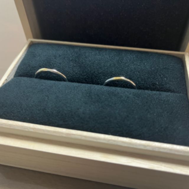 【出雲結(いずもゆい)の口コミ】 プラチナの中にゴールド素材が入っていることで、シンプルなデザインでは…