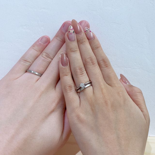 【出雲結(いずもゆい)の口コミ】 結婚指輪と婚約指輪を選びました。
どちらもシンプルかつ上品で長く付けて…