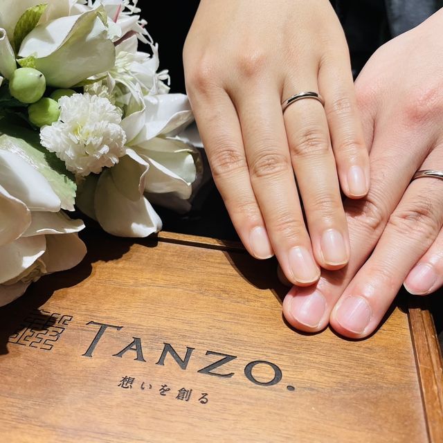 【TANZO.(鍛造指輪)の口コミ】 ・付け心地がとにかくよくてずっと付けていられる
・シンプルでキラキラ輝…