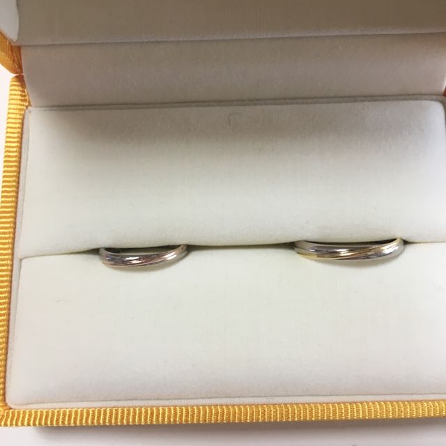 【ケイウノ ブライダル(K.UNO BRIDAL)の口コミ】 婚約指輪と結婚指輪を2連で付けるのが憧れだったので、婚約指輪を買ったお…