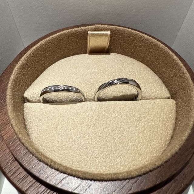 【COLANY(コラニー)の口コミ】 6年記念日に入籍したので、6個目のダイヤに青いダイヤを入れたところです…