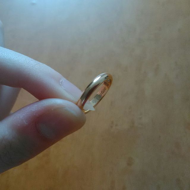 【カルティエ(Cartier)の口コミ】 ダイヤモンドが埋め込まれているピンクゴールドの指輪が欲しかったこと、…