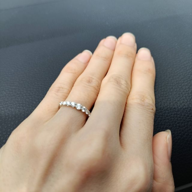 【銀座ダイヤモンドシライシの口コミ】 一粒ダイヤよりも長く使えるデザインだと思っています。シンプルだけど華…