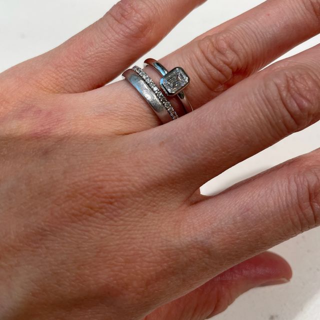 【BRILLIANCE+(ブリリアンスプラス)の口コミ】 着け心地が良く、普段10号ですがこちらは8号でピッタリでした。婚約指輪は…