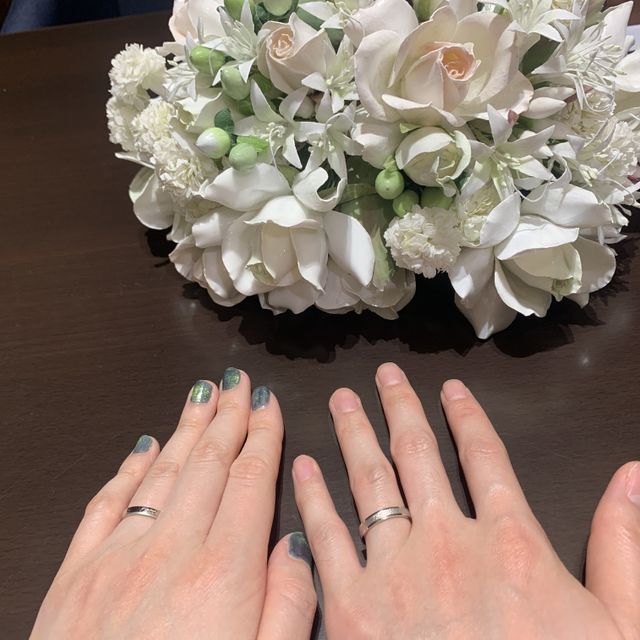 【TANZO.(鍛造指輪)の口コミ】 ライン加工を上下に入れて、間はマット加工の槌目を入れました。ライン加…