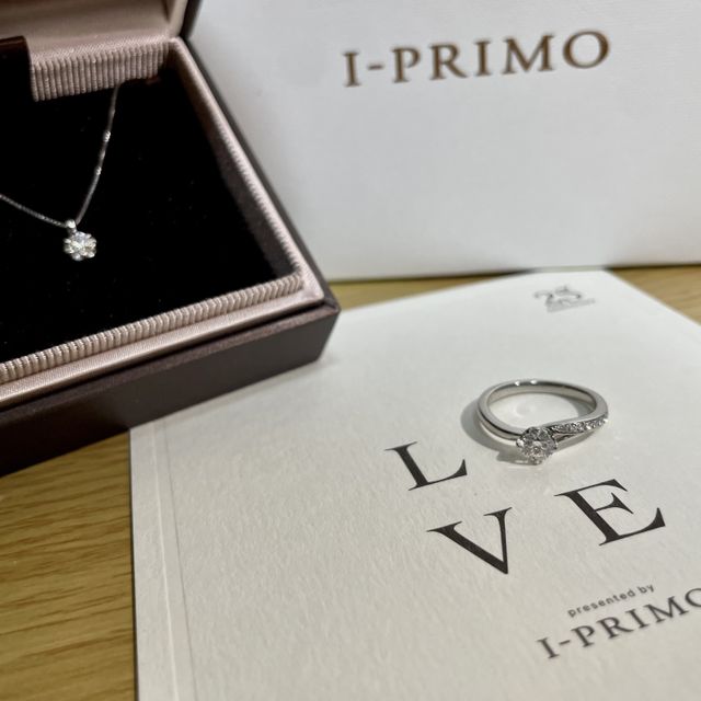 【アイプリモ(I-PRIMO)の口コミ】 左右アシンメトリーなデザインになっていて、ゴージャスにもシンプルにも…