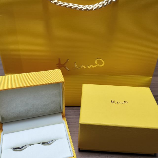 【ケイウノ ブライダル(K.UNO BRIDAL)の口コミ】 個性的なデザインでとても気に入りました！自分の指に似合う指輪を探すの…