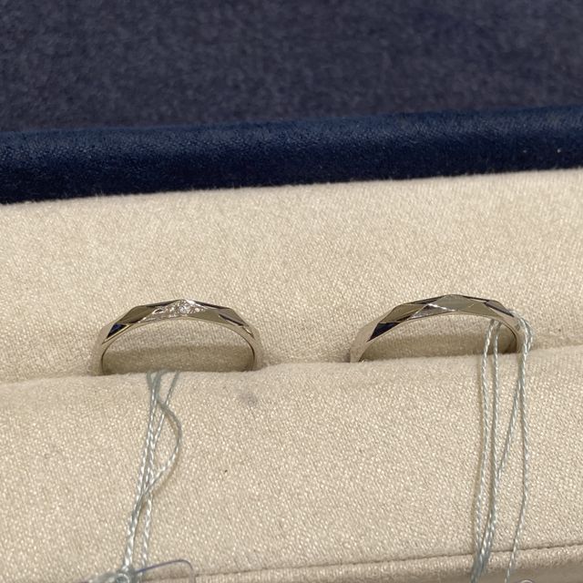 【insembre(インセンブレ)の口コミ】 デザインが個性的で、一目見たときから惹かれました。カットが多いので、…