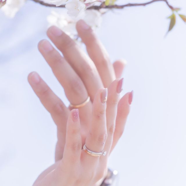 【ティファニー(Tiffany & Co.)の口コミ】 プラチナが一般的な中、ピンクゴールドにしました。日常的に使いづらいと…