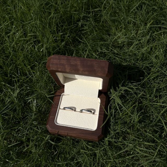 【TANZO.(鍛造指輪)の口コミ】 マットもツヤがあるのも素敵で選べず、良いとこどりをしました。仕事にも…