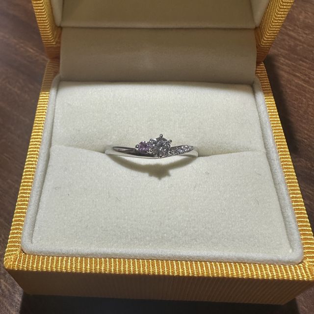 【ケイウノ ブライダル(K.UNO BRIDAL)の口コミ】 デザインは特に決めていきませんでした。
その場に沢山あるデザインの中か…