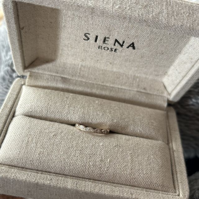 【SIENAROSE(シエナロゼ)の口コミ】 ロゼチナというブランドオリジナルの素材を使用しており、色褪せずに長く…