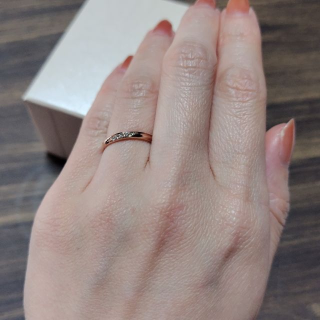 【アイプリモ(I-PRIMO)の口コミ】 ゴールドでお願いしようと思ってましたが、付けてみたら少し色がキツく感…